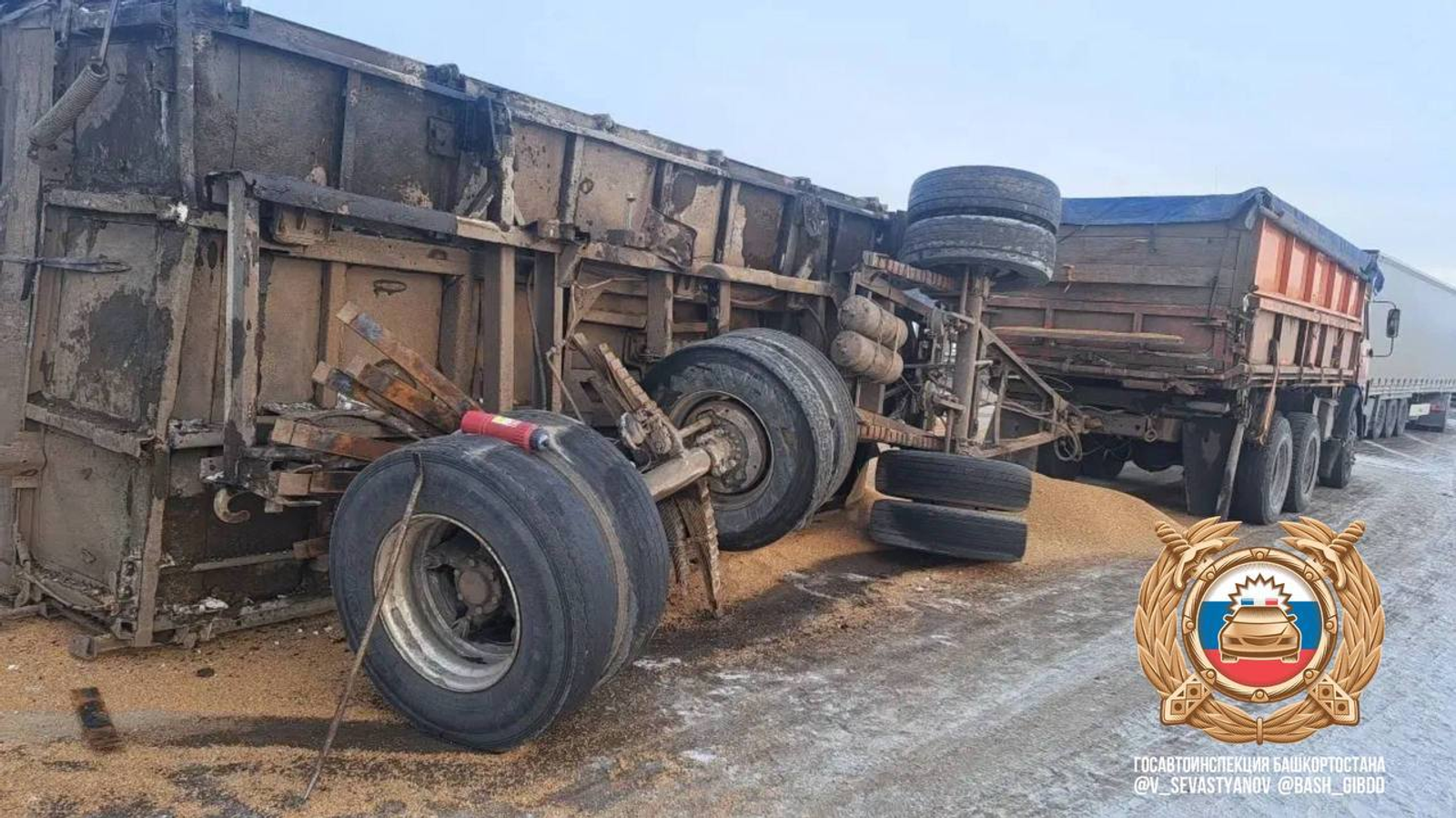 В Башкирии столкнулись два Камаза, погиб водитель