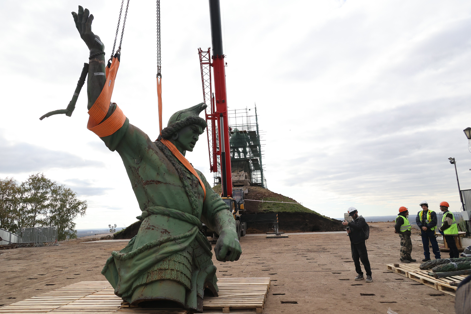 В Уфе приступили к активной фазе демонтажа памятника Салавату