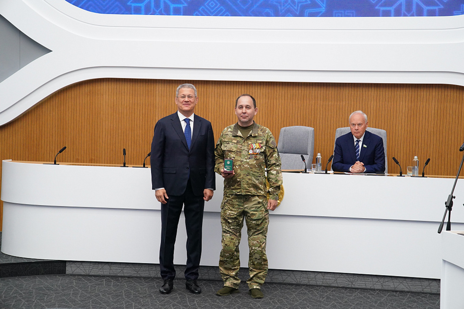 Радий Хабиров вручил госнаграды участникам СВО из Башкирии