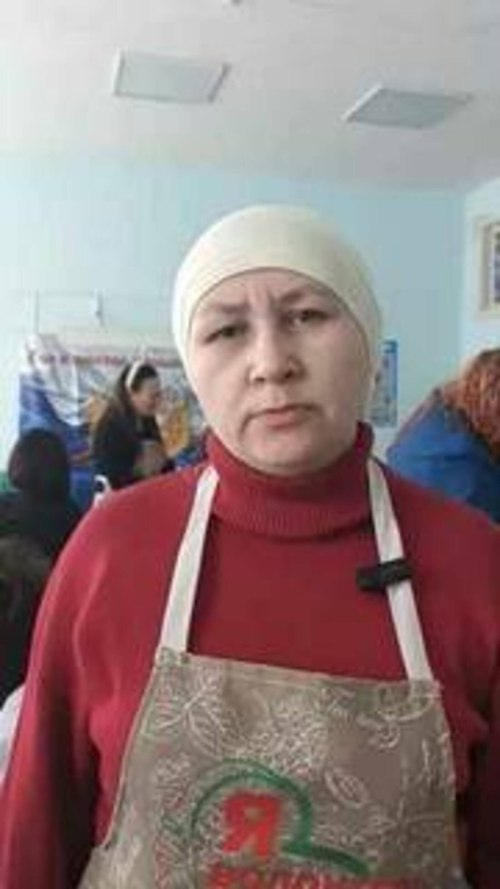 Школьники в Башкирии шьют ватники для раненых бойцов